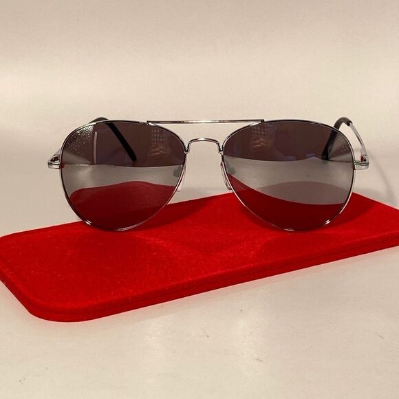 1026 Silver Aviator Sunglasses Grey Mirrored Lenses NWOT - Picture 1 of 8